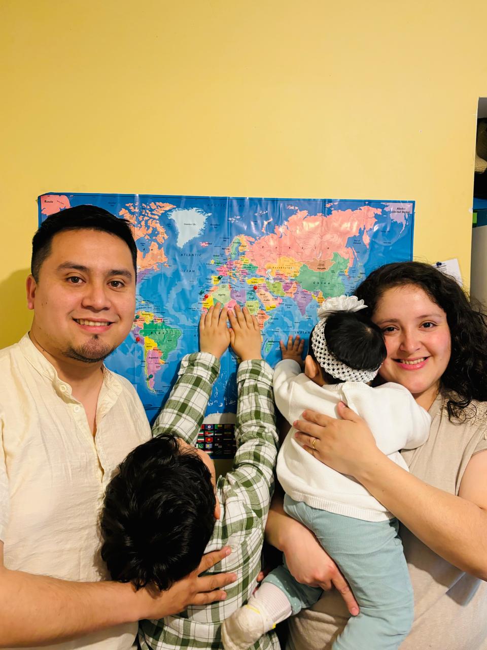 Adrián, Noemí, Farûq y Lina, Familia Leiva Molina